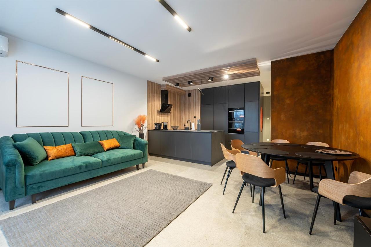 Luxury Copper Ii Apartment